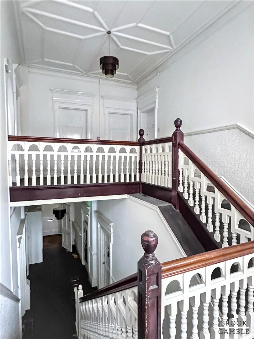 1 Bedroom Flat - Conversion. Hartfield Road in Eastbourne,  15